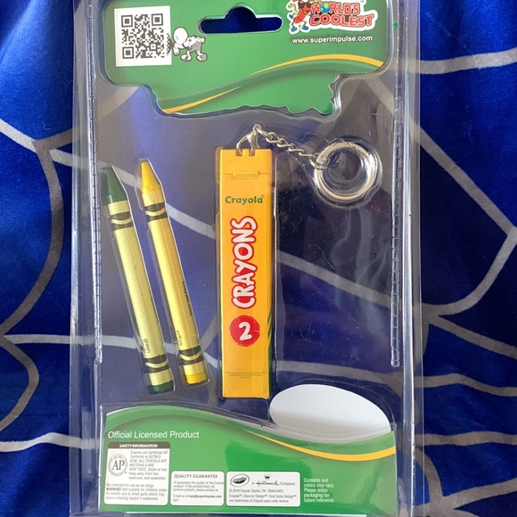 Worlds Coolest - two Crayola crayons and one case keychain - new in package - Picture 3 of 4
